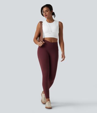 Kurzes Yoga-Tanktop aus geripptem Strick mit integriertem BH, Mesh-Overlay und Cool-Touch - geruchshemmend, UPF40+