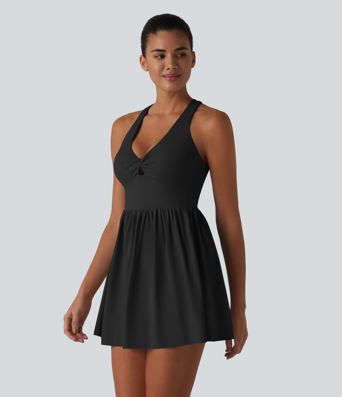 Breezeful™ - 2-in-1 Tennis-Minikleid mit V-Ausschnitt, Seitentaschen, integriertem BH und Racerback - schnelltrocknend, Easy Peezy Edition
