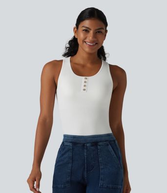 Tanktop aus geripptem Strick mit Rundhalsausschnitt und integriertem BH