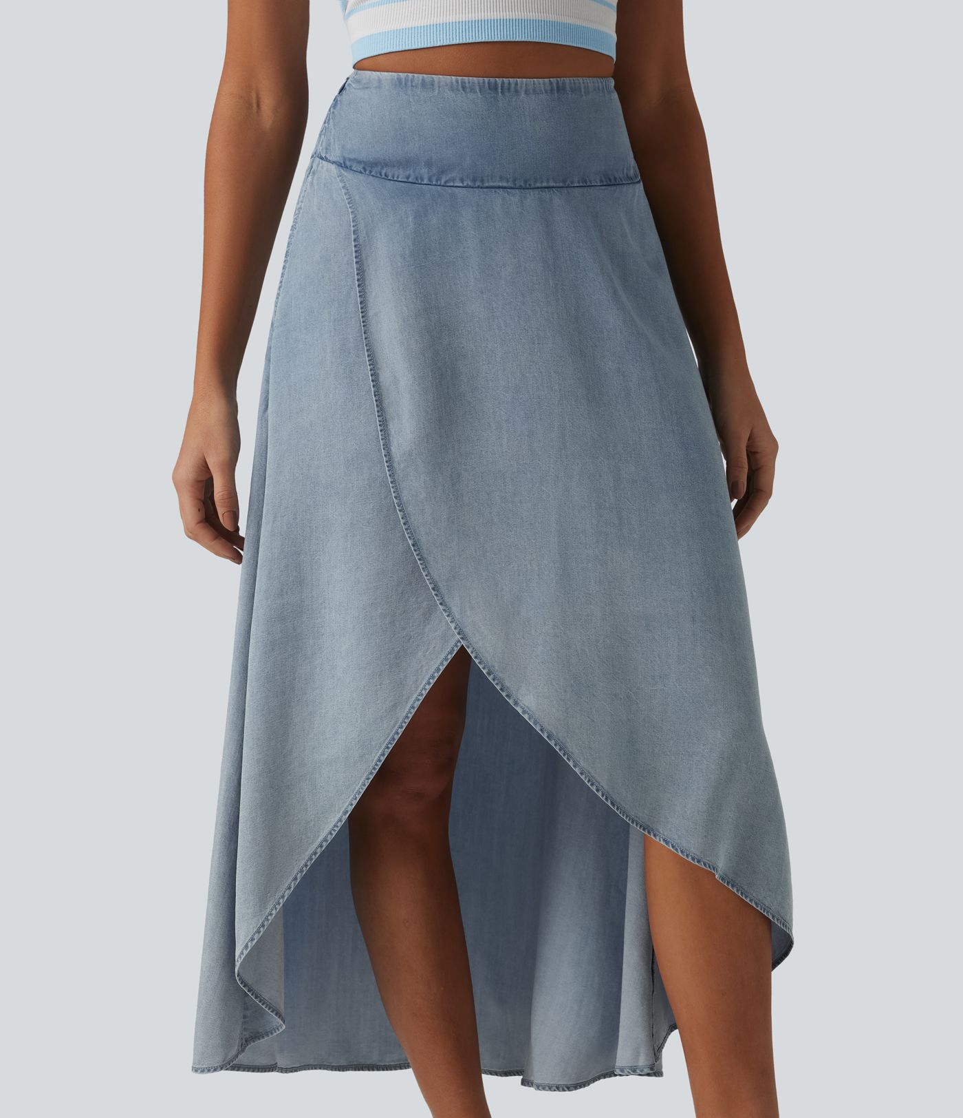 Jupe en jean midi fluide drapée en lyocell taille haute avec fermeture éclair invisible, ourlet asymétrique et poches