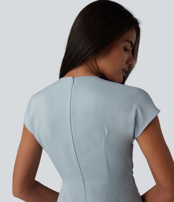 Midikleid mit V-Ausschnitt, Seitentaschen, kurzen Ärmeln, verstecktem Reißverschluss und verdrehtem Cut-Out-Design