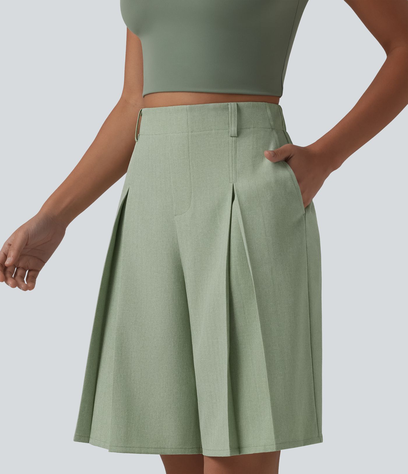 Plissierte Bermuda-Shorts in Leinenoptik mit hohem Bund, Seitentaschen und verstecktem Reißverschluss - knitterfrei