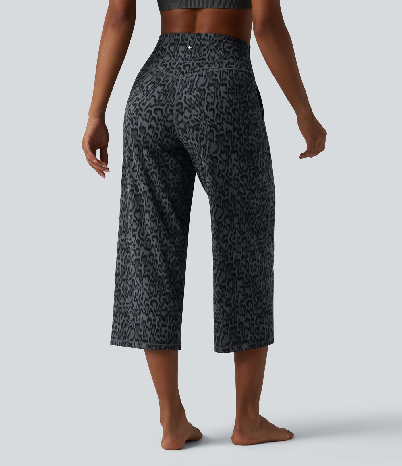 Halara UltraSculpt™ Leopard Print High Waisted Tummy Control Straight Leg Cropped Yoga Pants with Pockets