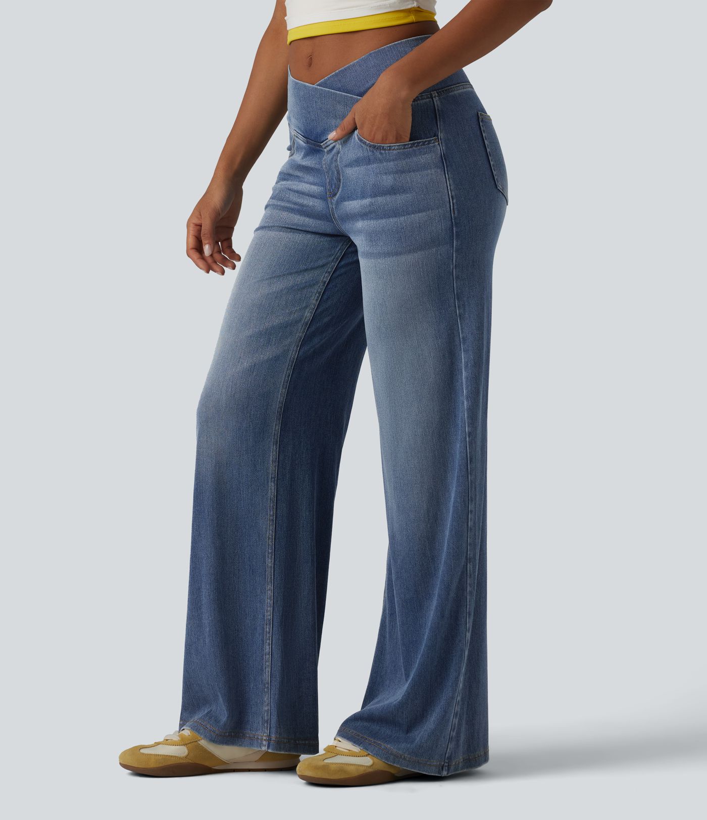 Halara Flex™ - Lässige, drapierte Baggy-Jeans aus verwaschenem Lyocell mit hohem Crossover-Bund und mehreren Taschen