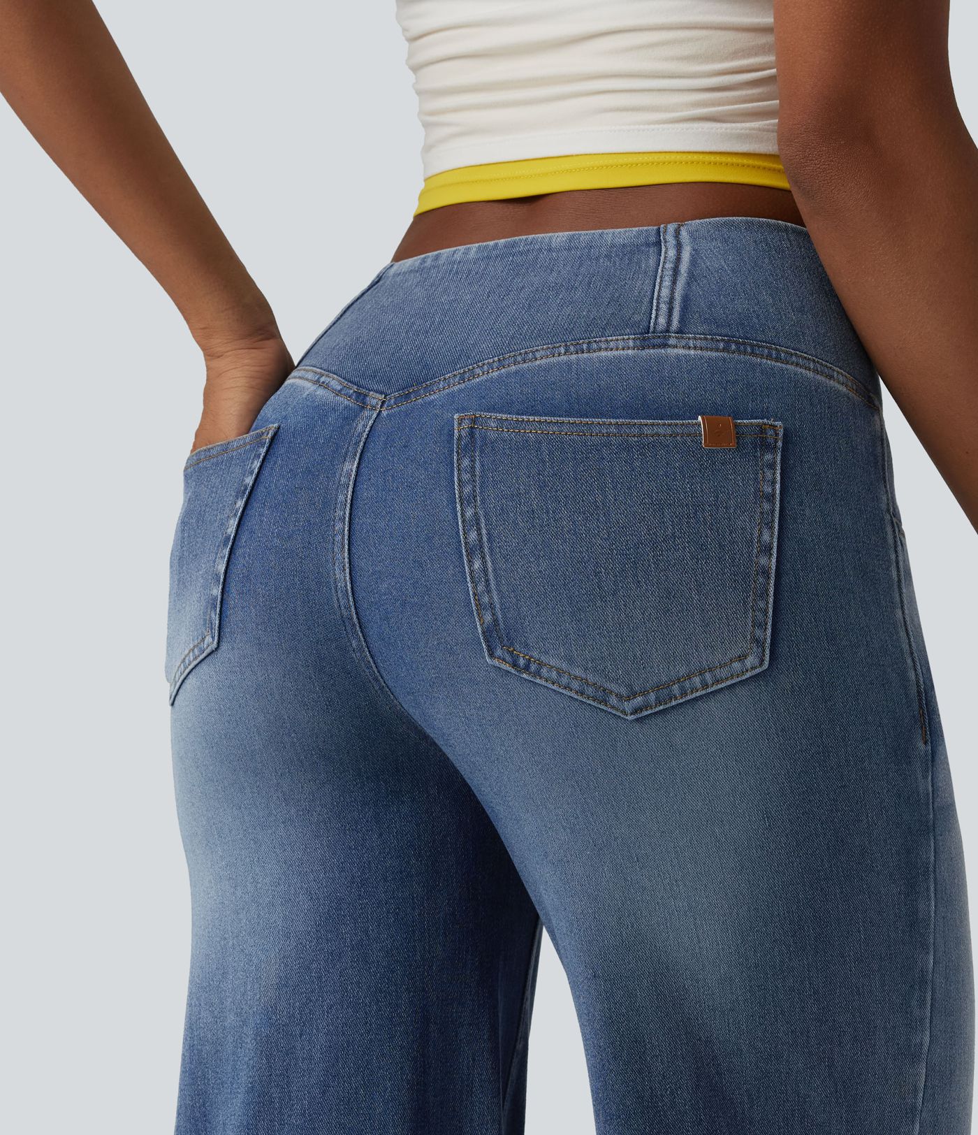 Halara Flex™ - Lässige, drapierte Baggy-Jeans aus verwaschenem Lyocell mit hohem Crossover-Bund und mehreren Taschen