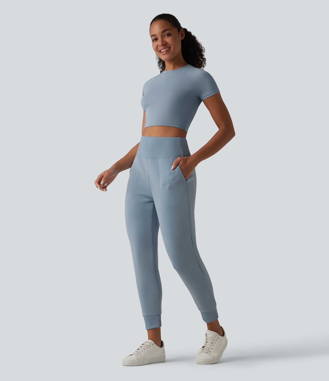 SpacerTek™ Lässige Jogginghosen mit hohem Bund, bauschformender Wirkung, schmal zulaufender Passform und Taschen