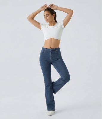 Halara Flex™ Lässige Bootcut-Jeans mit mittelhohem Bund und Knopftaschen