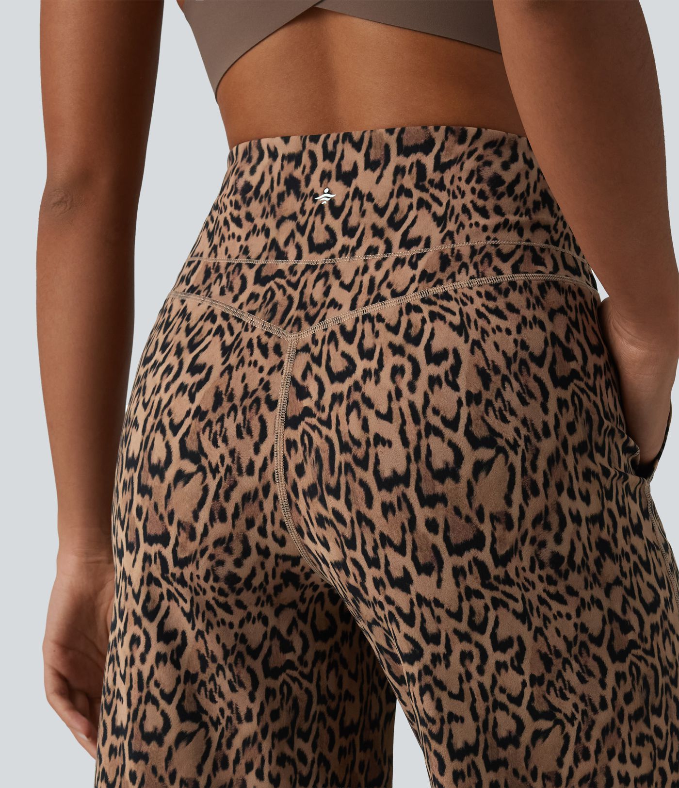 Short de yoga Halara UltraSculpt™ imprimé léopard, taille haute, gainant, jambes droites, 25 cm, avec poches