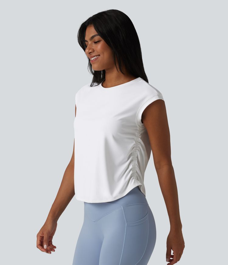 SoftlyZero™ - Gerafftes Yoga-Sport-Top mit Rundhalsausschnitt, kurzen Flügelärmeln und abgerundetem Saum