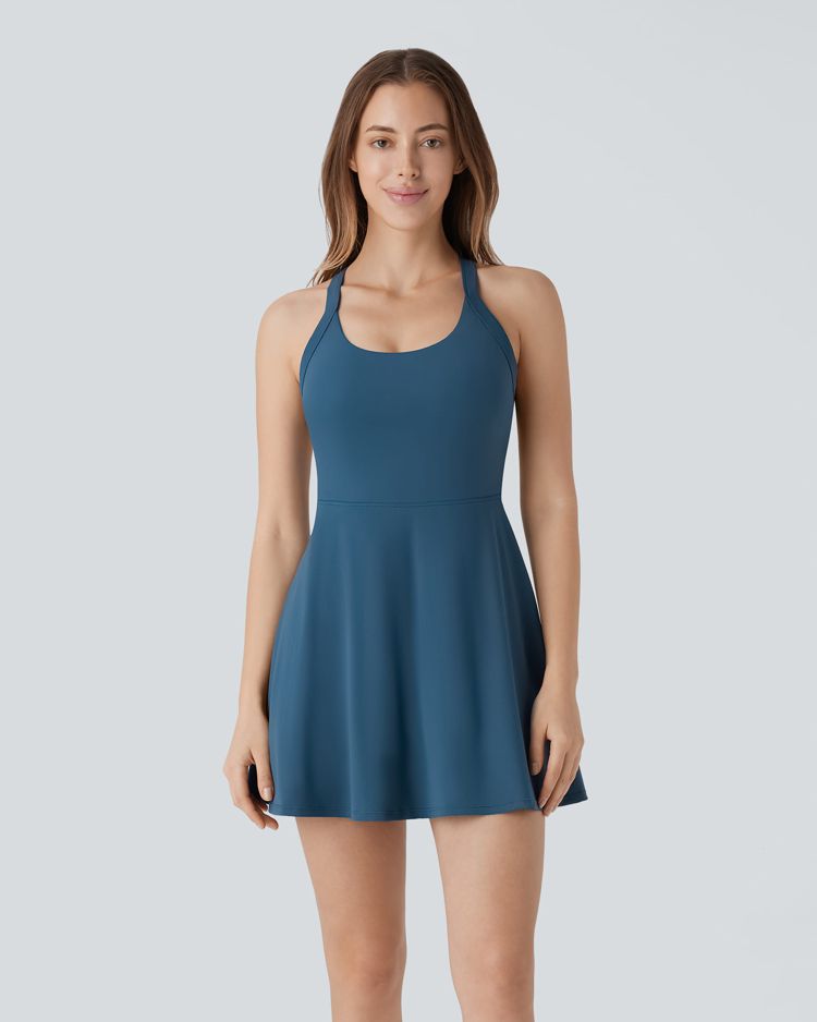 Sujetador incorporado, sin capas adicionales.