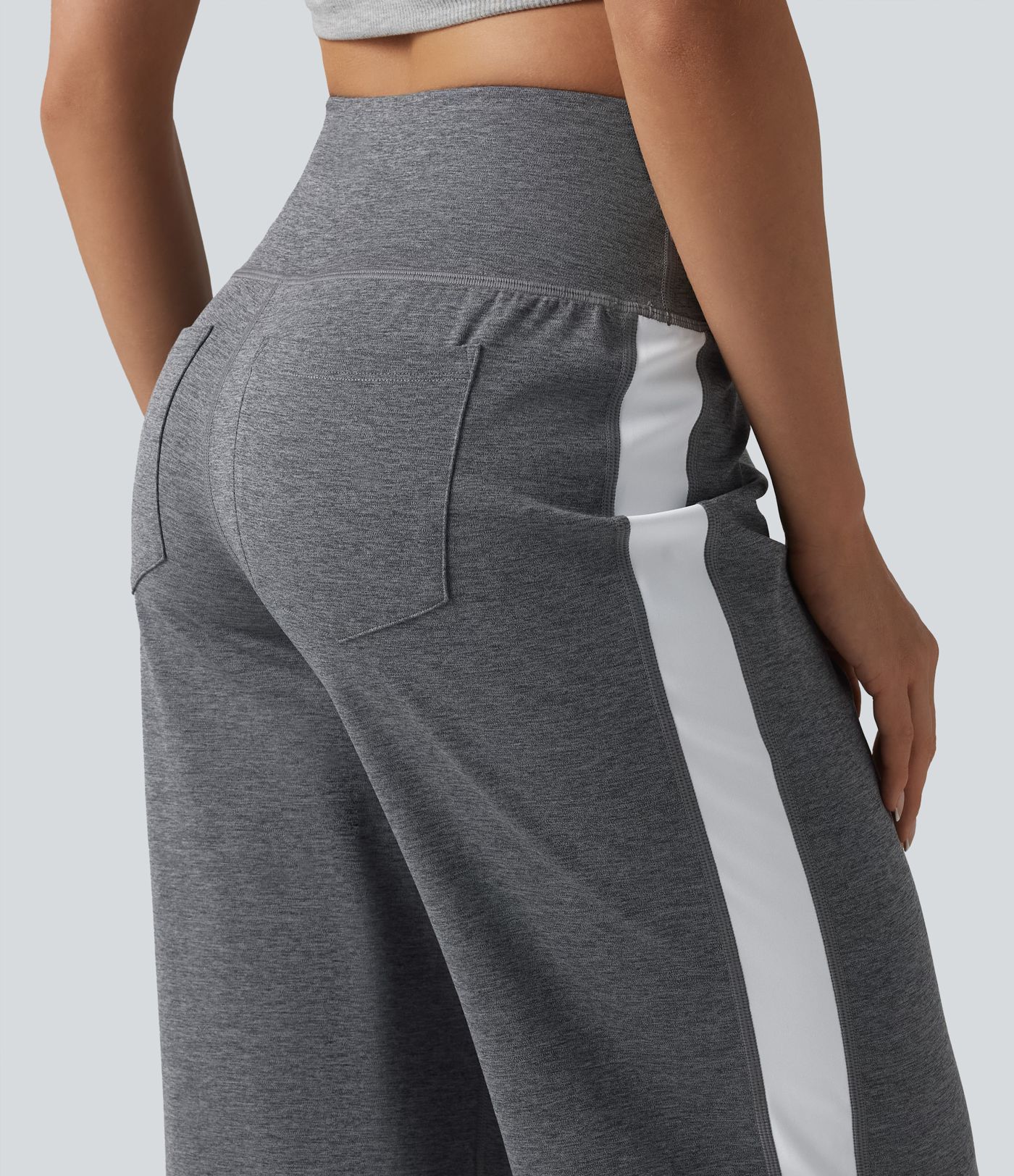 Lässige Hose mit hohem Bund, Gesäßtaschen, Streifen und geradem Bein - schnelltrocknend