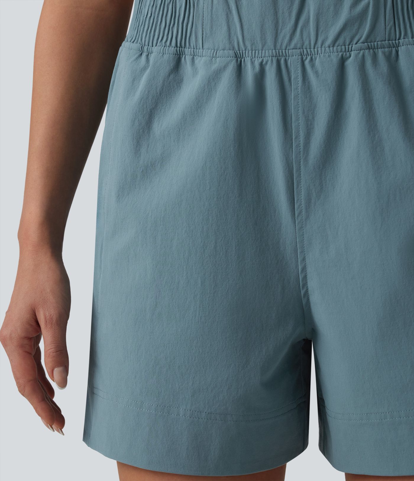 Tennis-Shorts mit hohem Bund, Seitentaschen, Cool-Touch und Schlitz - UPF50+