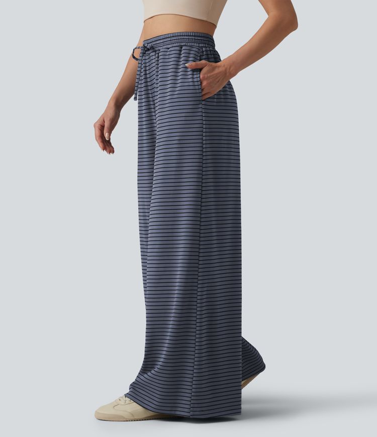 Lässige Baggy-Hose aus geripptem Strick mit hohem Bund, mehreren Taschen, Kordelzug und Streifen