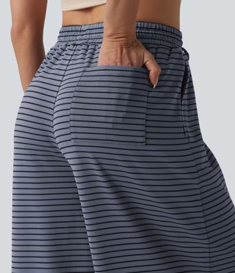 Lässige Baggy-Hose aus geripptem Strick mit hohem Bund, mehreren Taschen, Kordelzug und Streifen