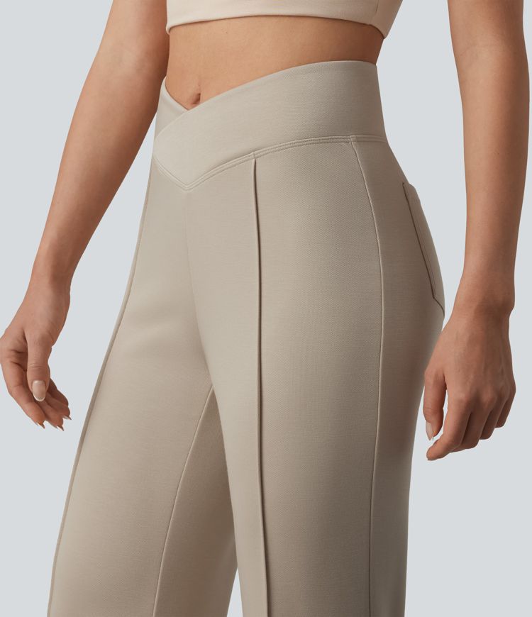 SpacerTek™ - Lässige Flare-Hose mit hohem Crossover-Bund und Gesäßtaschen