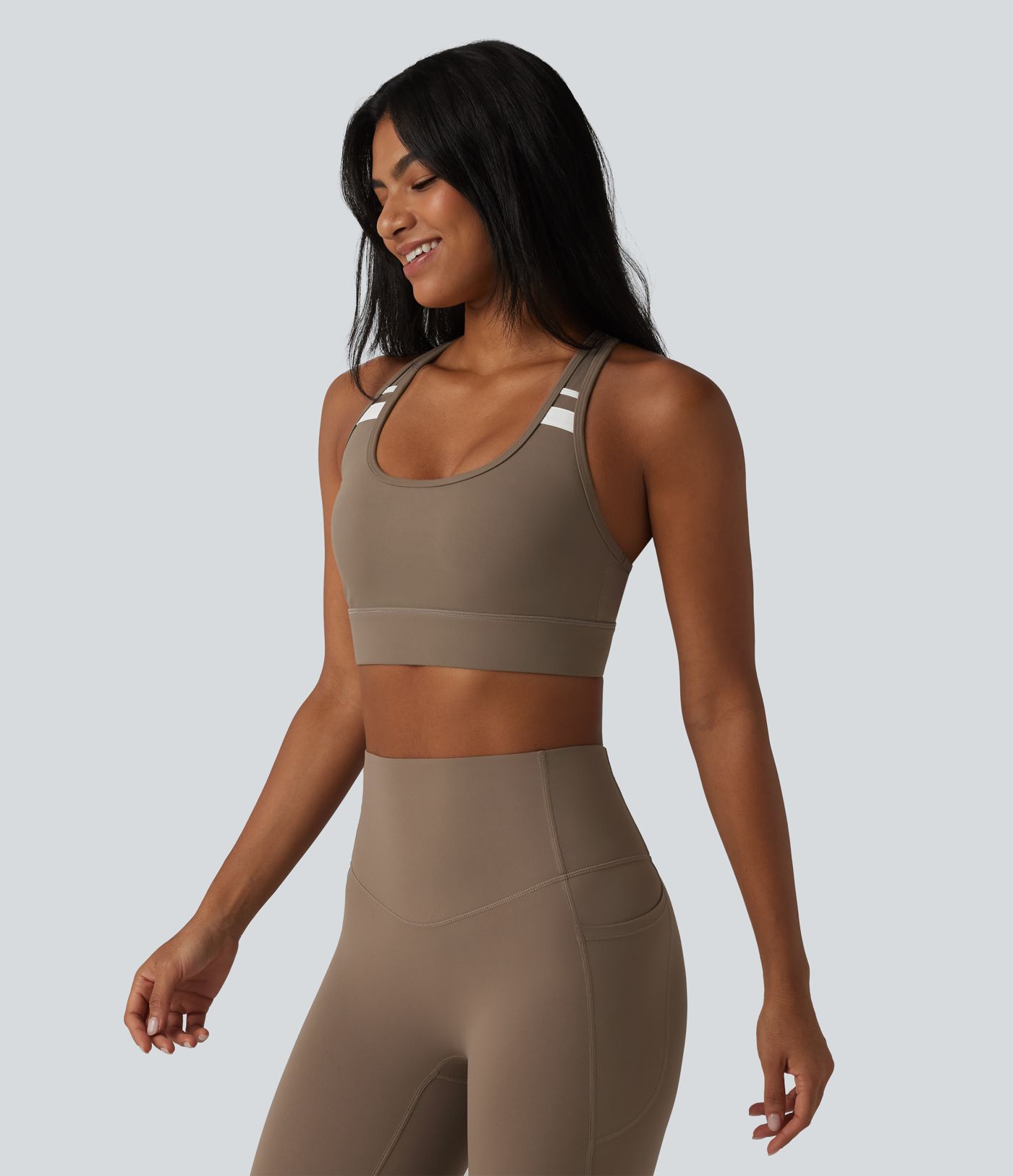 Soutien-gorge de sport Halara UltraSculpt™ à maintien moyen et soutien-gorge intégré dos nageur color block