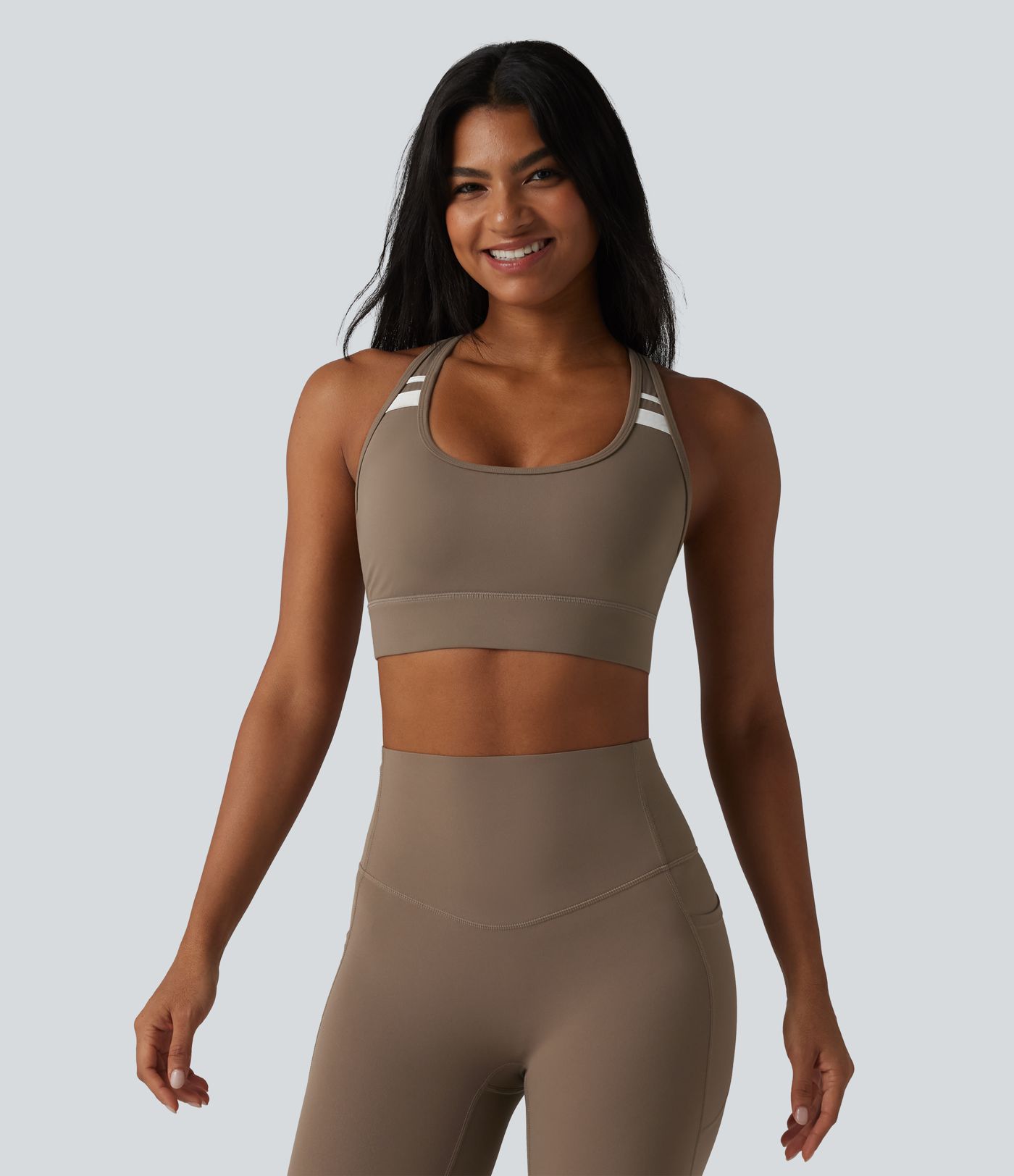 Soutien-gorge de sport Halara UltraSculpt™ à maintien moyen et soutien-gorge intégré dos nageur color block