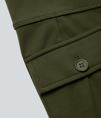 Pantalón cargo acampanado de tiro alto con bolsillos y botones