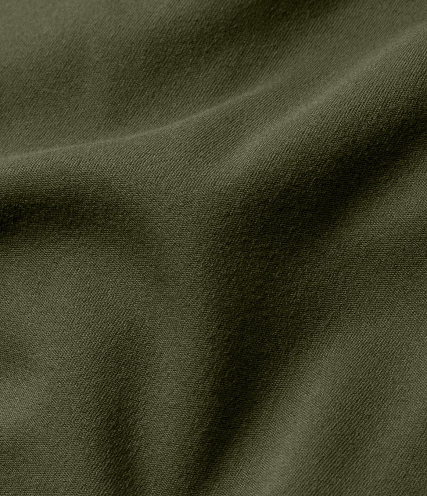 Pantalón cargo acampanado de tiro alto con bolsillos y botones