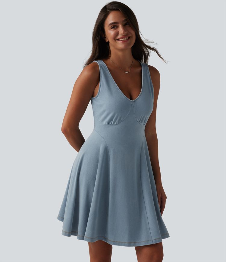 Halara Flex™ - Ausgestelltes, ärmelloses Minikleid aus verwaschenem Lyocell-Denim mit V-Ausschnitt