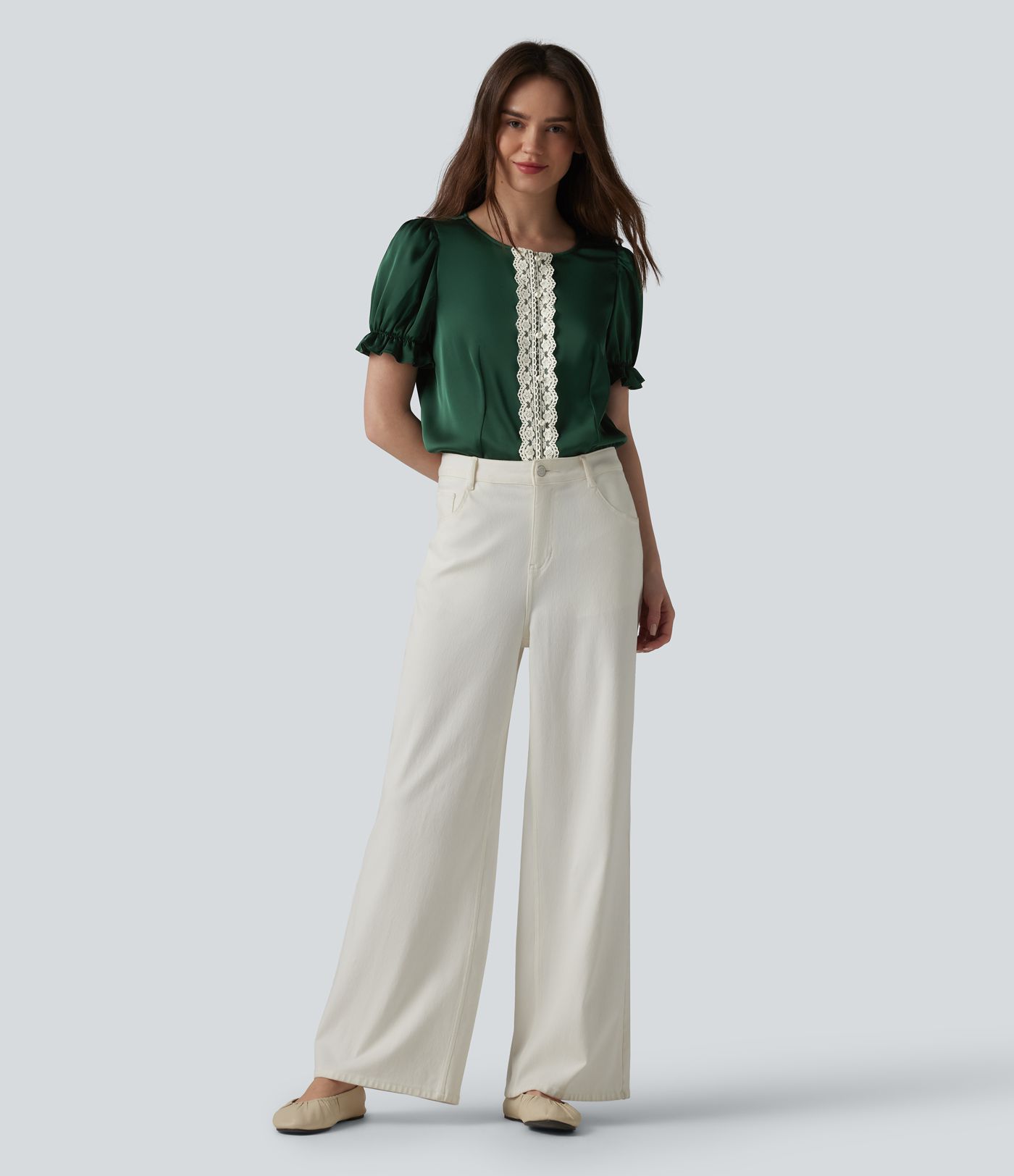 Rund hals, pufærmet, korte ærmer, afslappet bluse i kontrastblonder