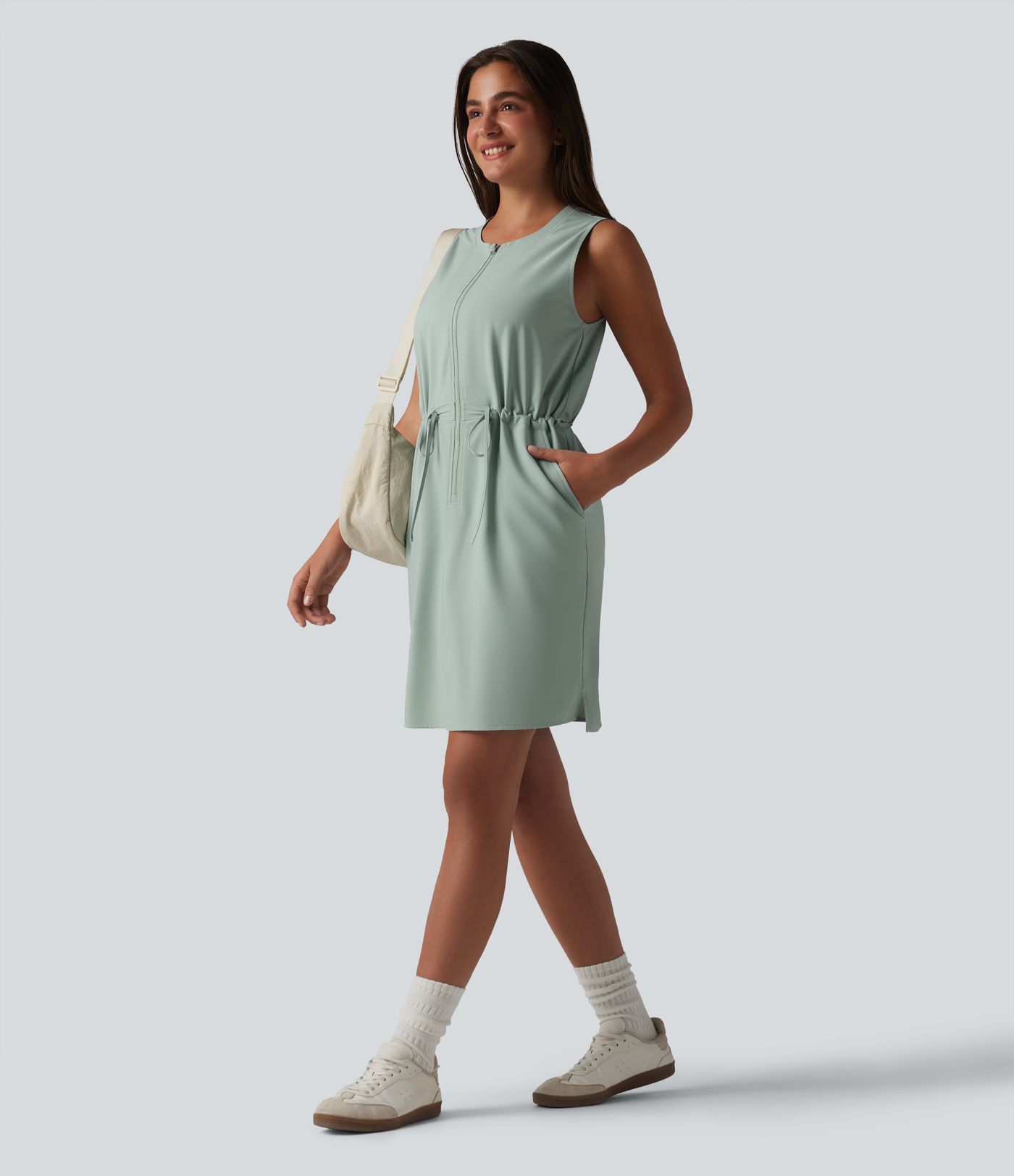 Robe sport mini de randonnée col rond sans manches demi-zip avec cordon de serrage et poches