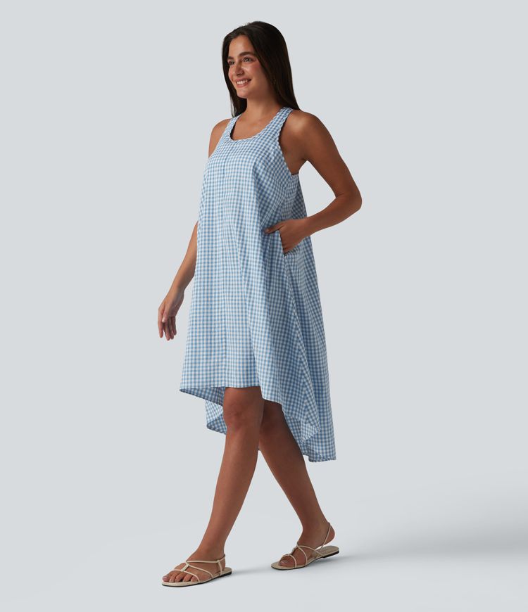 Ryggløs racerback-resortkjole i Vichy-ruter, high-low, med innebygd BH, luftig midi-snitt og lommer