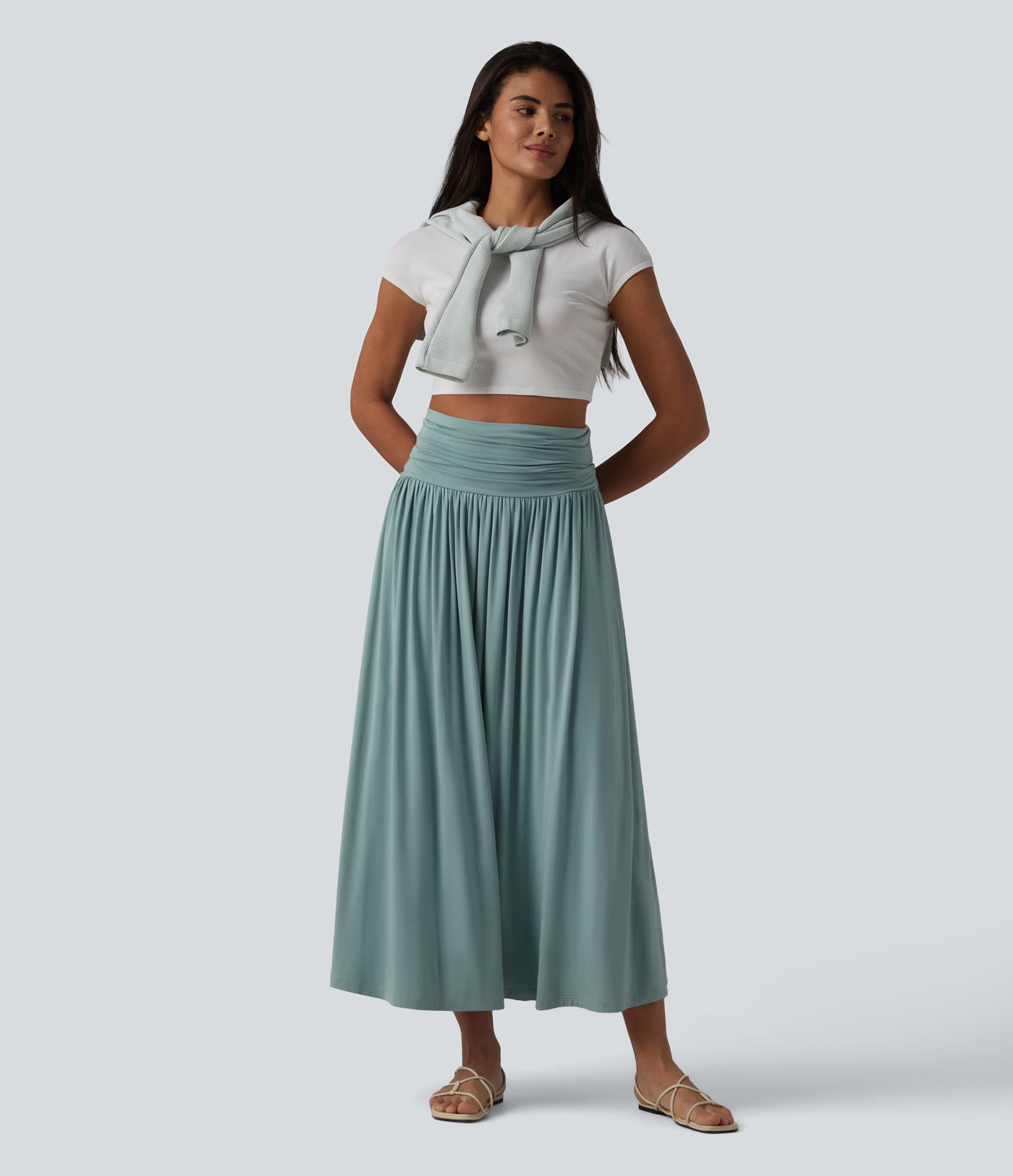 Fließendes, gerafftes Midikleid mit Tube-Top
