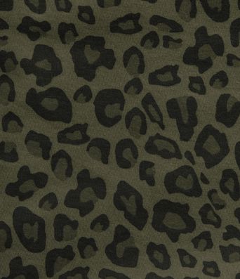 Lässiger, kurzer Overall mit Seitentaschen, verstellbaren Trägern, Leopardenmuster und umgeschlagenem Saum