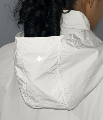 Water Repellent Reflective Hooded Long Sleeve Running Windbreaker Jacket with Pockets