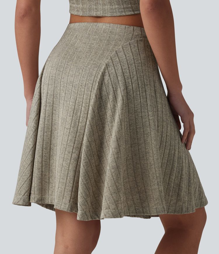 Lässiger 2-in-1 Flare-Minirock aus geripptem Strick mit hohem Bund und Seitentaschen