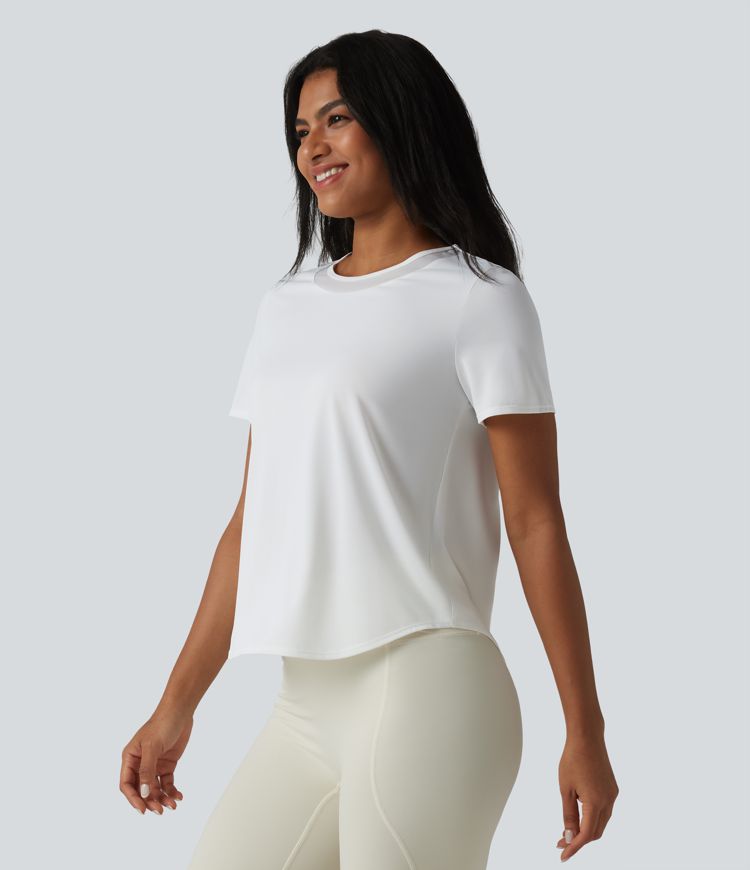 Lauf- und Sporttop mit Rundhalsausschnitt, kurzen Ärmeln und kontrastierendem Mesh-Einsatz am abgerundeten Saum