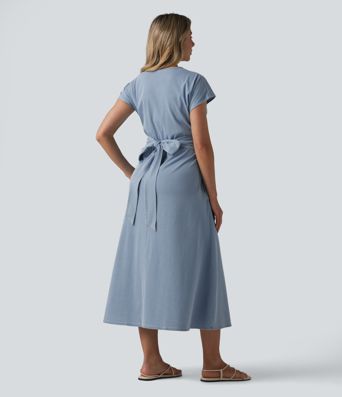 Halara Flex™ vestido midi casual de denim con escote en V, mangas cortas, lazo trasero y bolsillos Halara Flex™ vestido midi casual de denim con escote en V, mangas cortas, lazo trasero y bolsillos