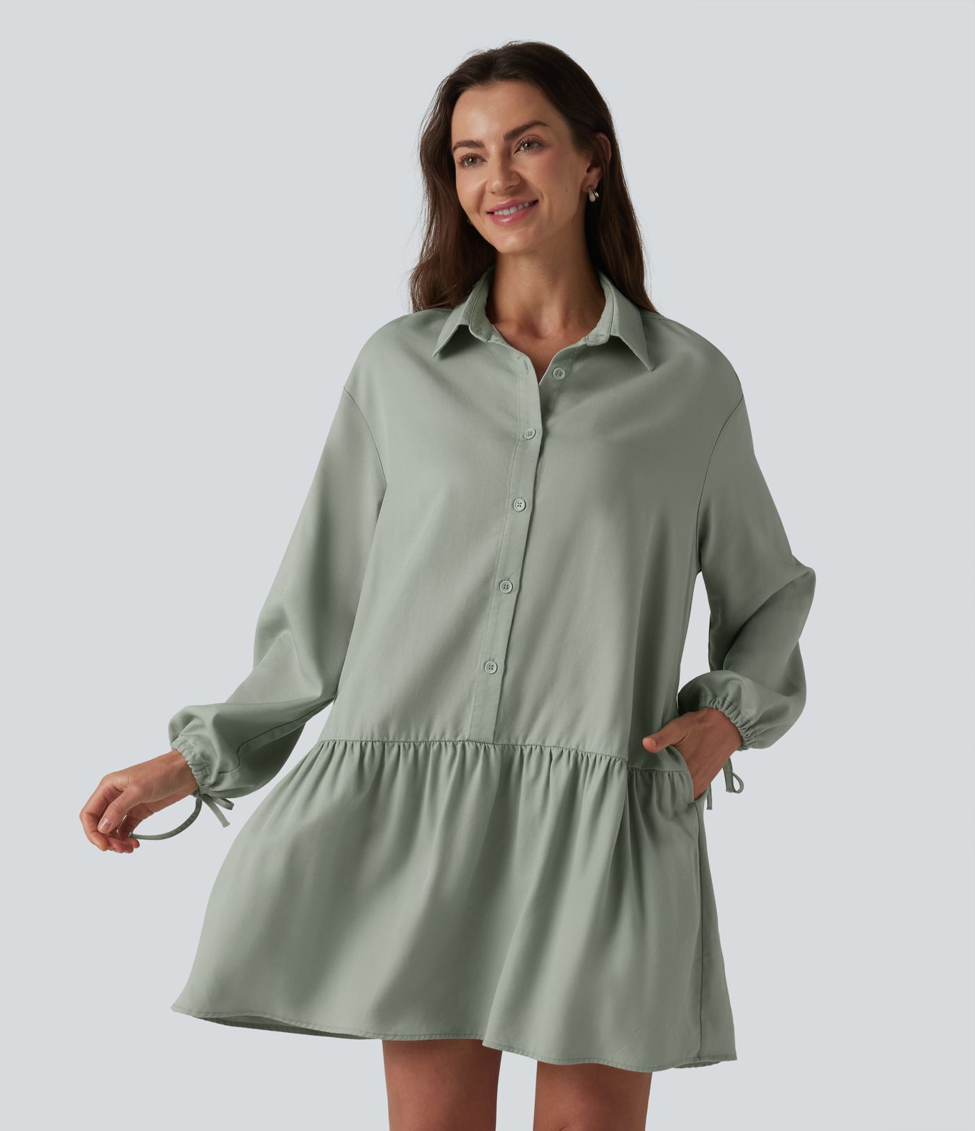 Hemd-Midikleid mit Seitentaschen und langen Ärmeln Hemd-Midikleid mit Seitentaschen und langen Ärmeln