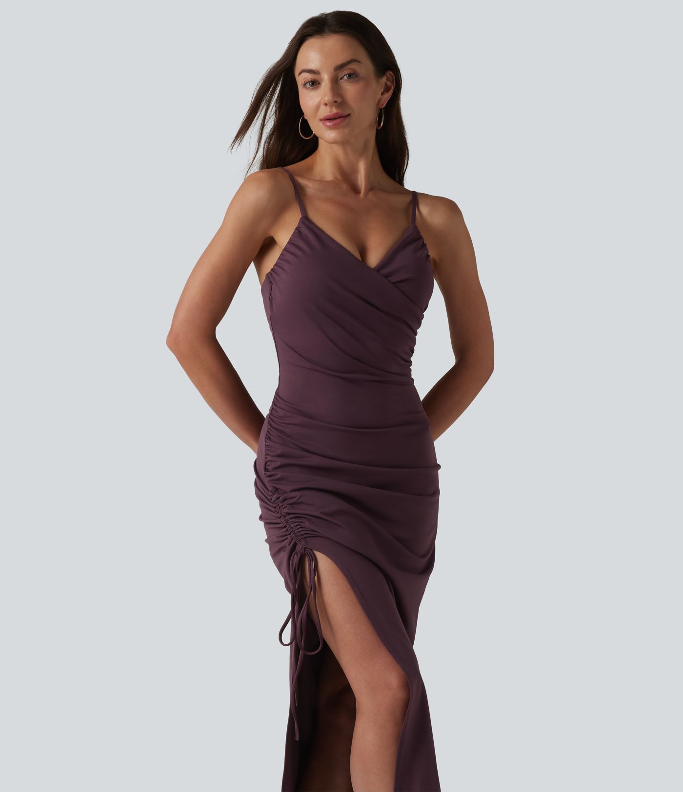 Robe midi moulante à col en V, coussinets non amovibles, froncée et dotée d'un cordon de serrage