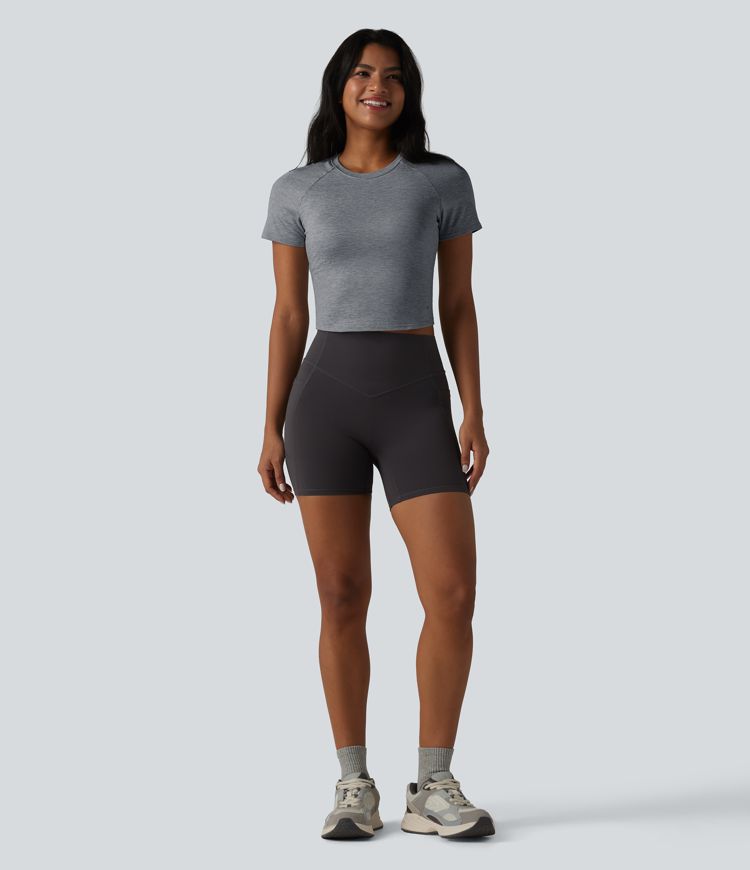 Yoga-Sport-Top mit Rundhalsausschnitt, kurzen Ärmeln und integriertem BH