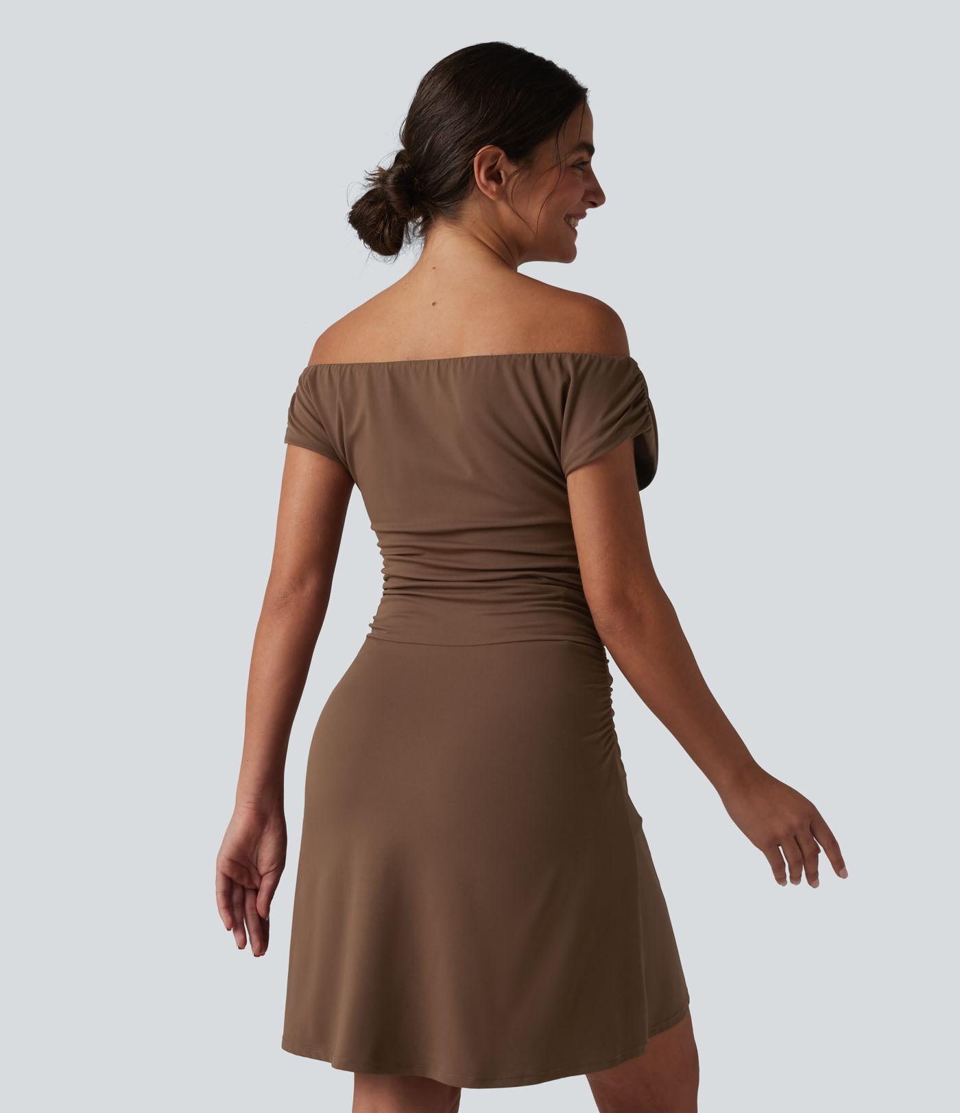 SoftlyZero™ schulterfreies, abnehmbares Träger-BH-Kleid (2-in-1) mit Taschen – ideal für Yoga und Sport.