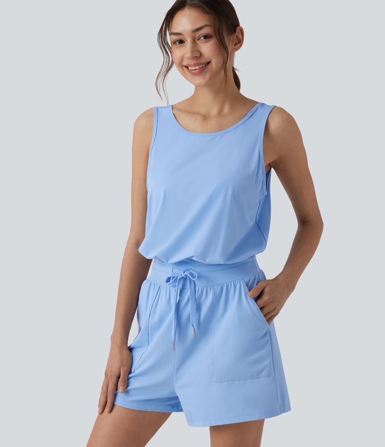 Yoga-Jumpsuit mit Rundhalsausschnitt, Seitentaschen, Kordelzug und Cut-Out-Design - UPF50+