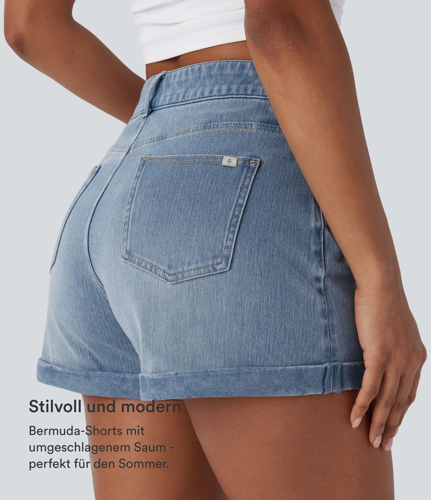 Halara Flex™ - Casual shorts made of stretchy knit denim with a mid-rise waist, multiple pockets, button and zip fastening - 7.6 cm
