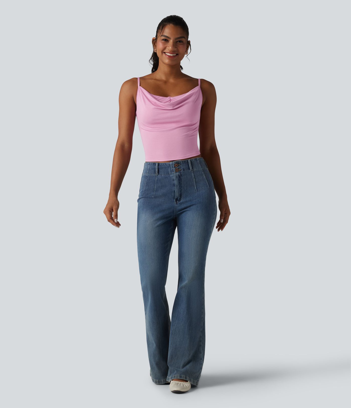 Lässiges Tanktop aus geripptem Strick mit Wasserfallausschnitt, verstellbaren Trägern und integriertem BH