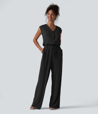 V-hals ermeløs, avslappet jumpsuit med snøring og lommer — Easy Peezy