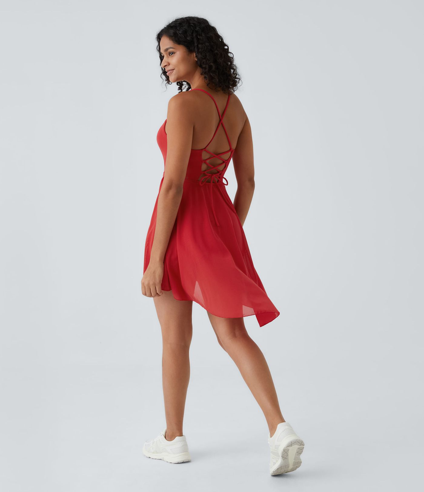 Fließendes 2-in-1 Mini-Tanzkleid mit Seitentaschen, High-Low-Design, kontrastierendem Mesh und Schnürung - A-C-Cups