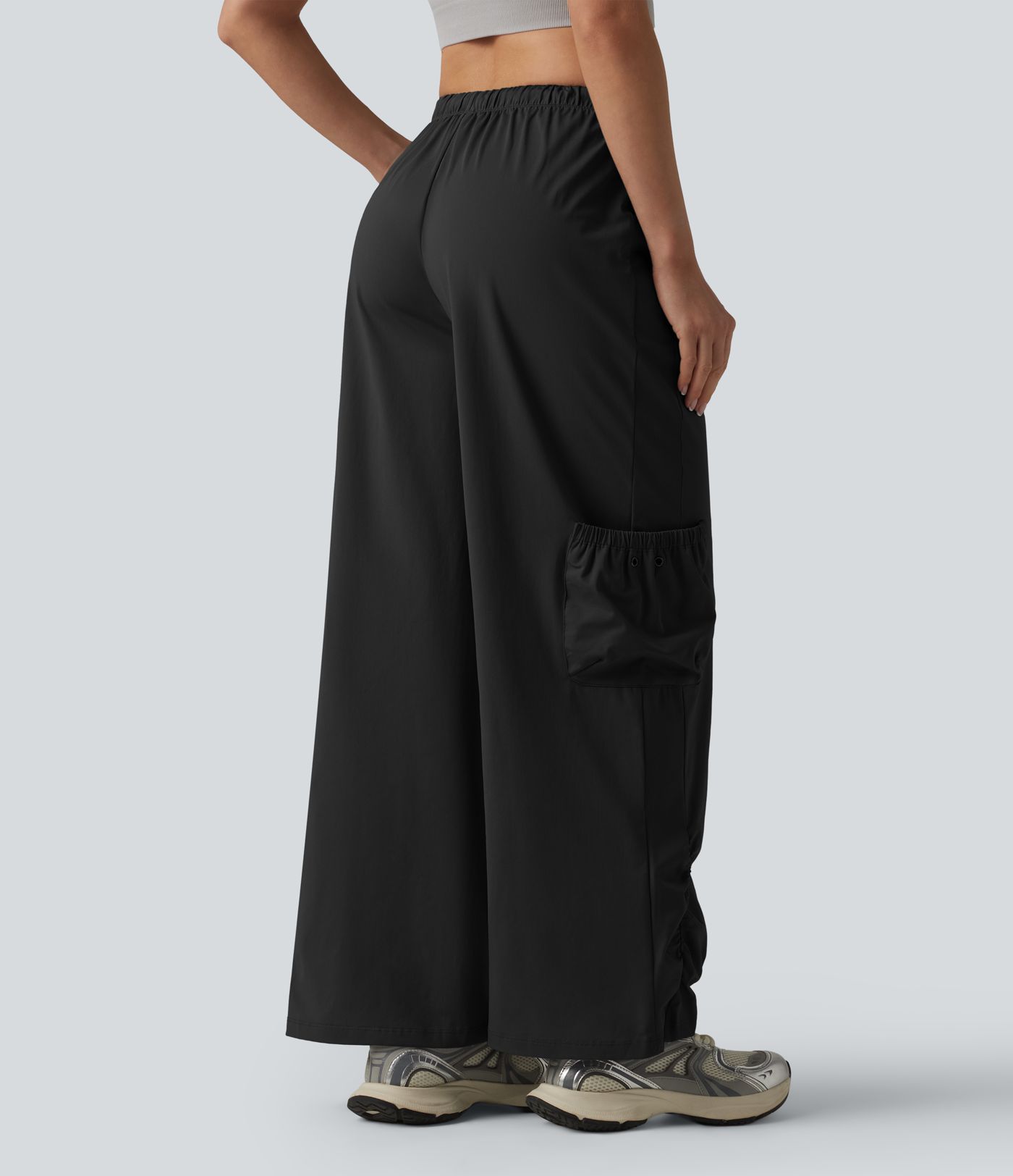 Mid Rise Drawstring Baggy Workout Cargo Pants with Pockets Mid Rise Drawstring Baggy Workout Cargo Pants with Pockets