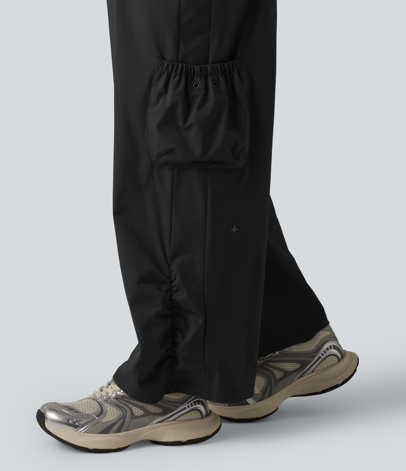 Mid Rise Drawstring Baggy Workout Cargo Pants with Pockets Mid Rise Drawstring Baggy Workout Cargo Pants with Pockets
