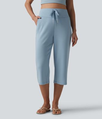 Lässige Capri-Hose mit hohem Bund, Seitentaschen, Kordelzug und geradem Bein