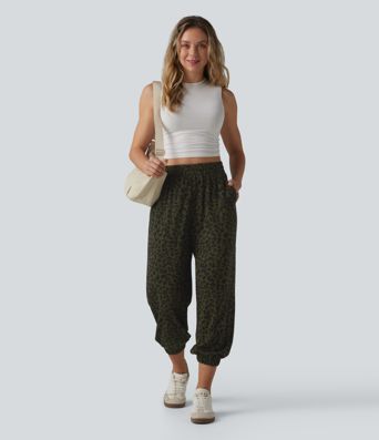 Lässige Jogginghose mit hohem Bund, mehreren Taschen und Leopardenmuster