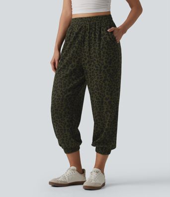 Lässige Jogginghose mit hohem Bund, mehreren Taschen und Leopardenmuster