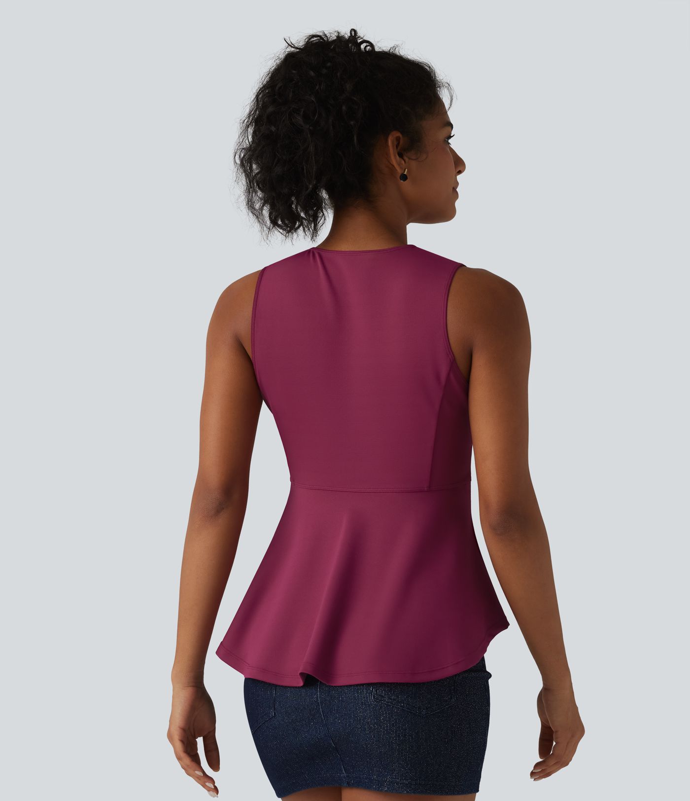 Lässiges Crêpe-Trägertop mit V-Ausschnitt und Reißverschluss.