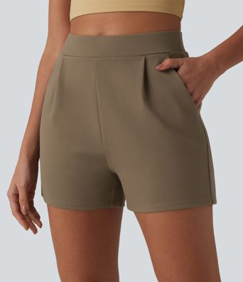 Hochgeschnittene, plissierte Arbeitsshorts mit Taschen