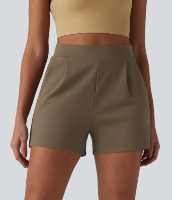 Hochgeschnittene, plissierte Arbeitsshorts mit Taschen